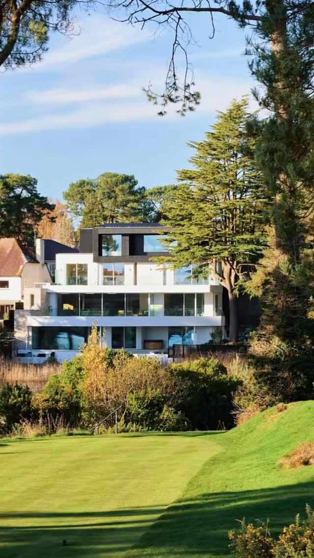 Light doesn’t just reveal a place, it reshapes it.
Hidden Lake, changes with every hour, every shadow, every glow.
Same beautiful setting. Completely different feel.
Explore the versatility of Hidden Lake and book your next shoot location by dropping us a message or using the link in our bio.
#hiddenlakedorset #photographer #dorsetlife #shootlocation #venuehire