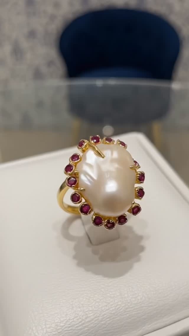 Warning: This ring may cause excessive staring 👀
Wear at your own risk.
#BoldJewelry #RingLover #StatementRing #jewelryofinstagram #atrangibykritika
