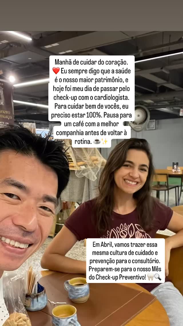 Check-up feito! ✅ Cuidar da saúde não é apenas tratar sintomas, é sobre garantir que momentos simples e valiosos, como este café pós-almoço com quem amamos, se repitam por muitos e muitos anos❤️. A prevenção é o ‘seguro de vida’ que nos dá a liberdade de aproveitar cada segundo. O que você tem feito hoje pela sua versão do futuro? 🌱Spoiler: Em breve, teremos novidades incríveis para você que também valoriza a tecnologia e o controle sobre a sua saúde bucal. Abril será o mês de elevar o nível do seu check-up! 🦷✨ #Longevidade #SaúdeÉEstiloDeVida #Autocuidado #PrevençãoCardíaca #QualidadeDeVida CaféEAmor OdontologiaDeAltaPerformance VemAbril”