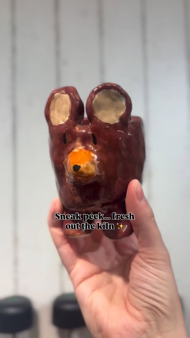 ✨ Sneak peek… ✨
Our Home Ed clay pieces are OUT of the kiln and looking sooo good 🤩 glossy, shiny and completely unique (we cannot wait for you all to see them in person!!)
We’ve got just one final week left of this term 🥹 and honestly… what a journey it’s been. From first pinch pots to these incredible finished pieces - you should all be SO proud of what you’ve learnt over the 6 sessions 💛
Next up…
Our next Home Ed Beginners course is now live on the website 👀
And for our current makers… you’re ready 👏
You can now move onto our free-flow Clay Club, where you’ll keep building your skills week by week with guided projects and space to get creative ✨
Go on… show these makers some love in the comments ⬇️
#potterylove #clayclub #homeeducationuk #ceramicart #potteryuk
