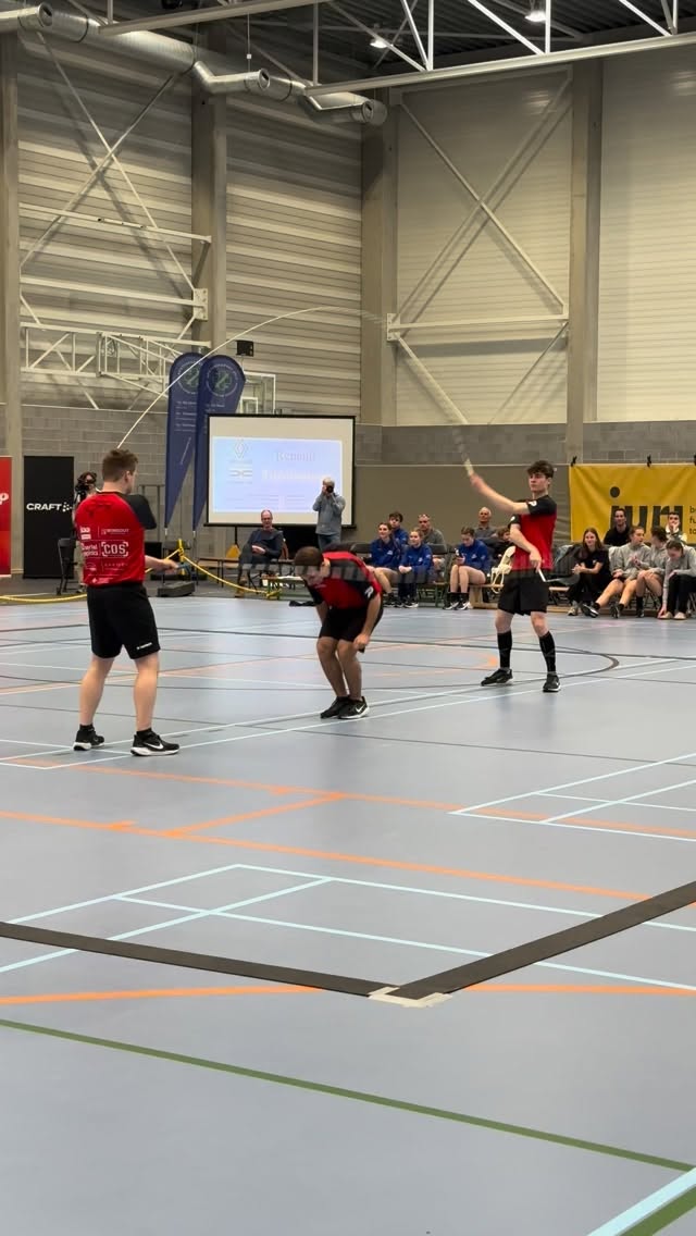 De mixed en jongensteams sprongen vandaag de pannen van het dak tijdens het Vlaams kampioenschap 🏆
Junioren mixed
🥉 SR4: Moon, Finne, Liselore, Stan
🥈 DD4: Stan, Liselore, Louise, Moon
Senioren mixed
🥈 SR speed relay: Julie, Lara, Jelle, Jelle
🥉 Dubbels: Mirte, Jelle
🥇 DD speed relay: Jens, Joyce, Jilka, Kasper
🥈 DD speed relay: Jelle, Lise, Océanie, Elias
🥉 DD speed sprint: Elias, Lise, Océanie
🥇 SR4: Fran, Keanu, Elias, Océanie
🥉 SR4: Joska, Jens, Joyce, Jilka
🥇 DD3: Elias, Nena, Joyce
🥈 DD4: Jens, Jilka, Kasper, Joyce
🥉 DD4: Lara, Jelle, Fran, Océanie
Senioren jongens
🥈 SR speed relay: Kobe, Elias, Keanu, Dario
🥇 Dubbels: Keanu, Jelle
🥈 Dubbels: Kobe, Elias
🥇 DD speed relay: Jelle, Kobe, Flor, Keanu
🥇 DD speed sprint: Flor, Keanu, Kobe
🥇 SR2: Kobe, Jelle
🥇 SR4: Jelle, Jelle, Dario, Kobe
🥇 DD3: Keanu, Flor, Jelle
🥈 DD4: Flor, Kobe, Elias, Keanu
#jumprope #ropeskipping #cosropeskippers #doubledutch #singlerope