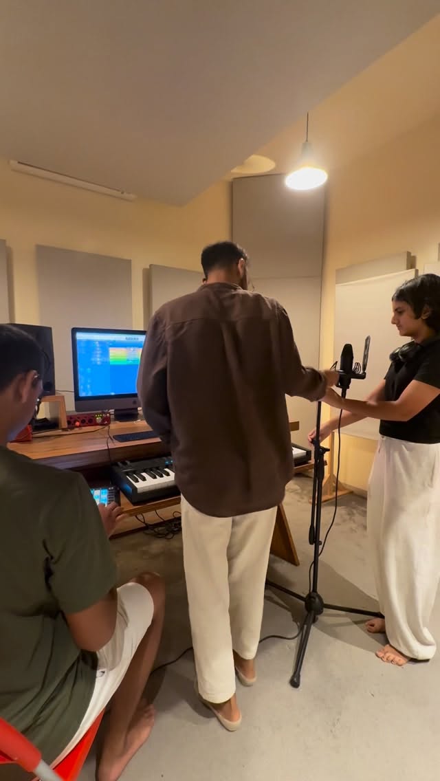 You’ve spent years listening to music…
Now imagine making your own.
No experience needed.
Just curiosity.
🎧 4-week summer program
📍 #musicislife by rishe
👥 Only 10 students
Let’s build your first track.
DM “MUSIC”
#punecity #musicschools #learnmusic #summercamp