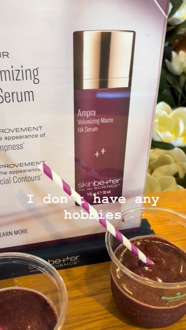 New in: Ampra Volumizing Macro HA Serum ✨
This isn’t your average hyaluronic acid serum. It uses patented HYAsync™ technology, which bonds alpha lipoic acid (ALA) to hyaluronic acid to help deliver HA deeper and protect it from rapid breakdown. Translation: longer-lasting hydration + stronger support.
Formulated for:
• volume loss + diminished contour
• lack of radiance
• crepey, thinning skin
What it does:
HA = hydration + plumping 💧
ALA = sustain HA protection + skin repair ✨
Together, they help support smoother, firmer, more resilient skin over time.
Clinical results:
• improved radiance + texture in as little as 2 weeks
• improved plumpness, sagging, and facial contours in 12 weeks
Think: plumped, smoothed, and lifted-looking skin — not just instantly, but progressively.
Comment “HA” if you want to add this into your routine 🤍
#clinicalskincare #skinbetter #hyaluronicacid #antiagingroutine #skintexture