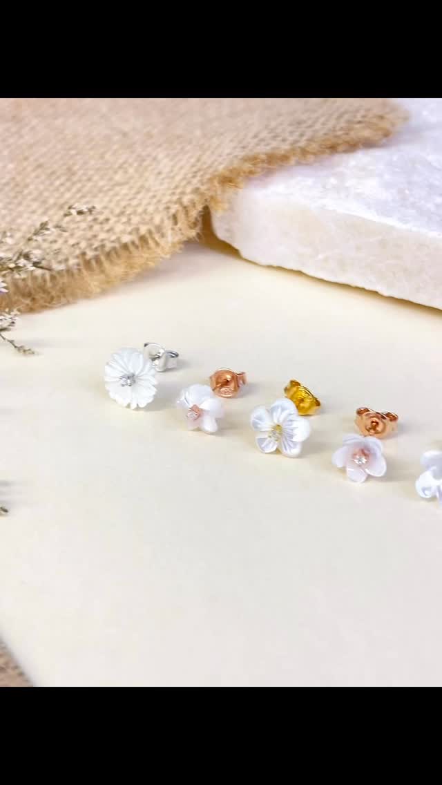 Charming ♡ 925 silver MOP (Mother of Pearl) flower earrings in a variety of lovely designs.