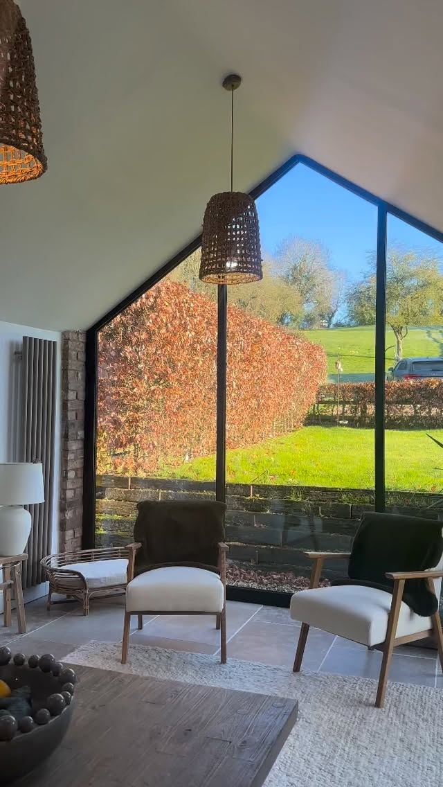 Spend a sunny Thursday morning with me 🌼
#hairsalon #dayinthelife #morningswithme