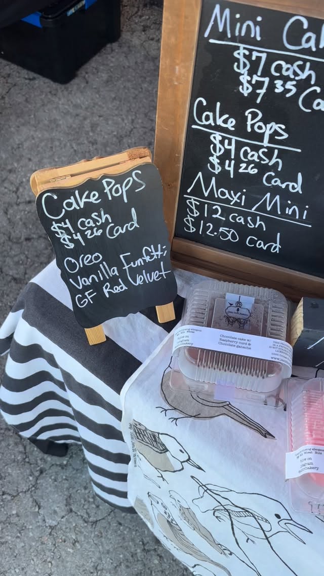 It’s @gofarmersmarket day! Come on out to the market from 9-12 and get your #minicakes #cakepops and #maximinis #galveston