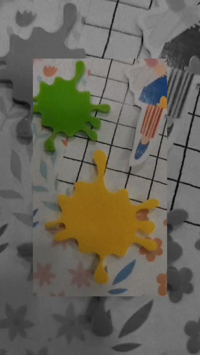 Entre fotos, recortes e palavras, a arte vira abrigo.
O scrapbook é espaço de memória, afeto e cura.
Criar é se escutar. Criar é se libertar.
Viva toda forma de arte. Viva o Scrap.
🤍✂️
#Scrapbook #ArteQueCura #CriarÉCuidar #ArteTerapia #LiberdadeCriativa MemóriasAfetivas VivaAArte