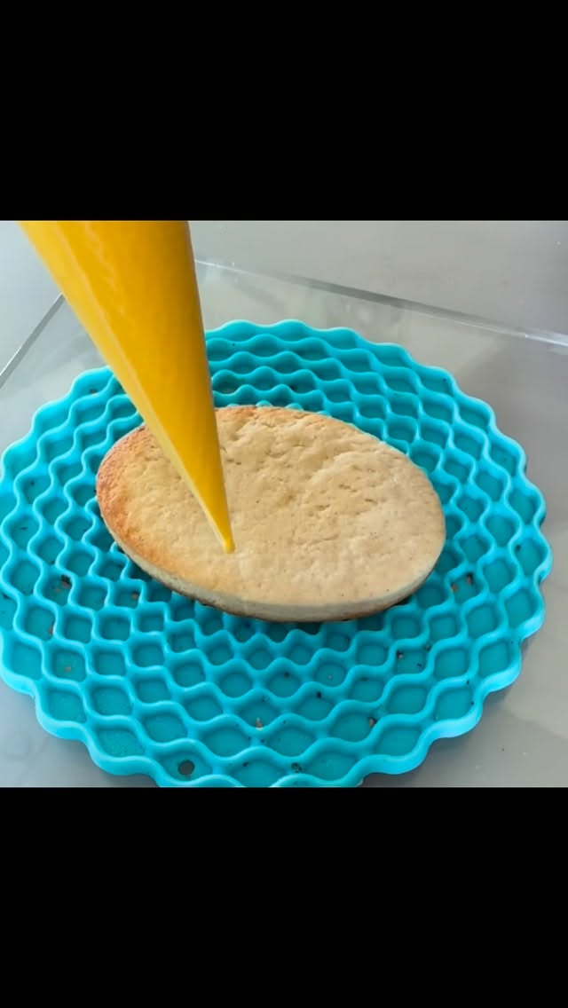 Happy Saturday! I won’t mention it was snowing when I woke up….
1 week until the sale!
April 4th 12-4 in the carriage house
#cookiedecorating #cookievideo #bakingvideo #learning #eastercookie