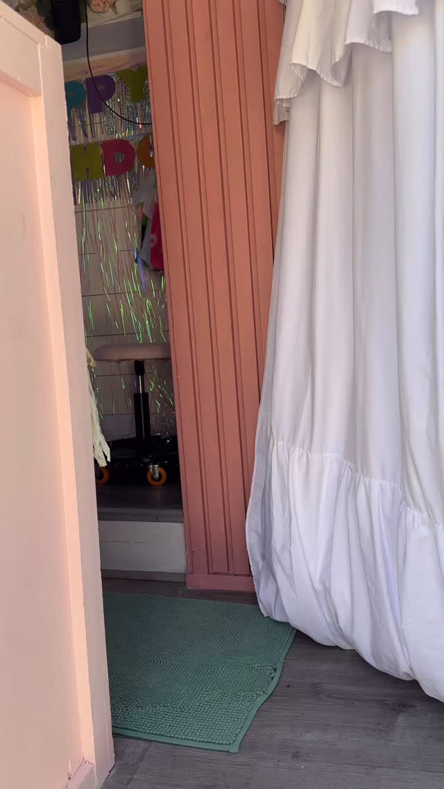 A parent said this about my business… and baby, this is why Two Peas in a Spa is different. 💕
We’re not just giving girls a party. We’re creating an experience they’ll remember. From the moment they step on the spa bus, it’s all about fun, confidence, celebration, and making them feel special.
If you’ve been looking for a fun girls birthday party idea in Baton Rouge or a mobile spa party for kids, this is it. Two Peas in a Spa brings the party to you and gives your child a birthday experience she will never forget.
Thank you for the love, the reviews, and the support. It means everything.
#TwoPeasInASpa #MobileSpaParty #KidsSpaParty #GirlsBirthdayParty #SpaPartyIdeas BatonRougeBirthdayParties BatonRougeSpaParty LouisianaKidsParties SpaBusParty BirthdayIdeasForGirls