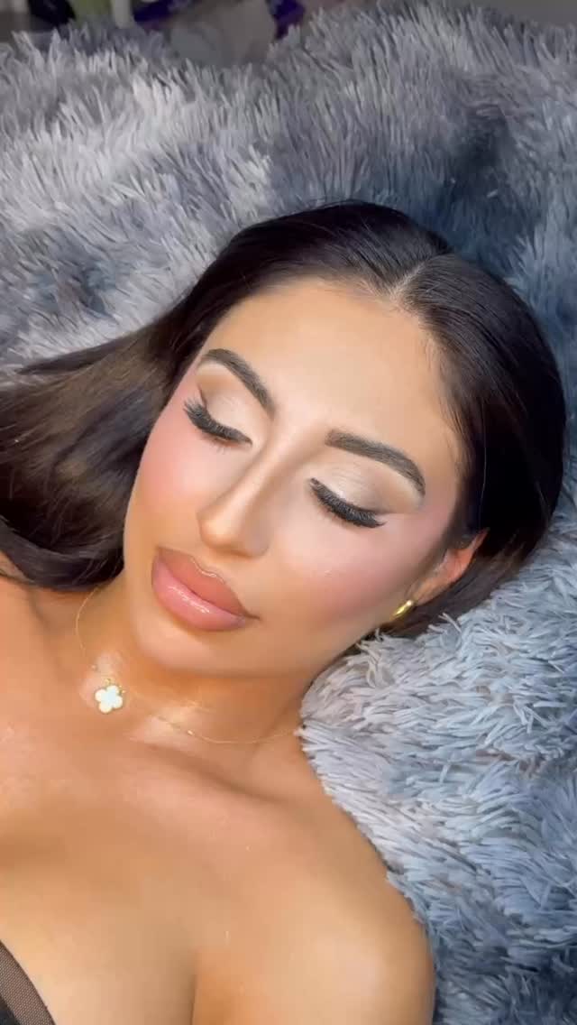 Dyana 💋
Makeup : @haillyzbeauty
Lashes : @dressyourlash_
#lashextensions #phillybeauty #phillylash #phillylashtech