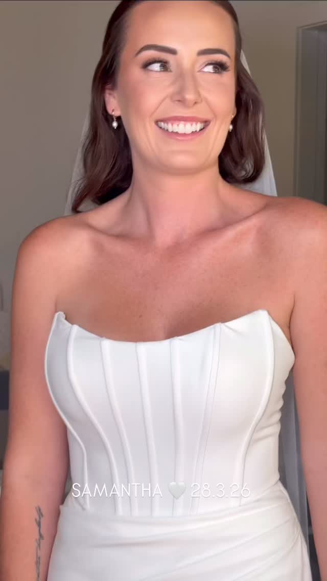 She’s the moment 🤍
Soft, romantic, and effortlessly beautiful… the kind of bridal glam that enhances you, not hides you ✨
Glowing skin, delicate tones, and the dreamiest hair to match her dress perfectly 🤍
This is your sign to choose a look that feels like you on your best day 💫
Ready to create your dream bridal look? Enquire now ✨
#bridalmakeupartist #sydneybride #softglam #bridalhairandmakeup #naturalglam weddingmorning brideinspo glowingskin romanticbride makeupartistrybynell