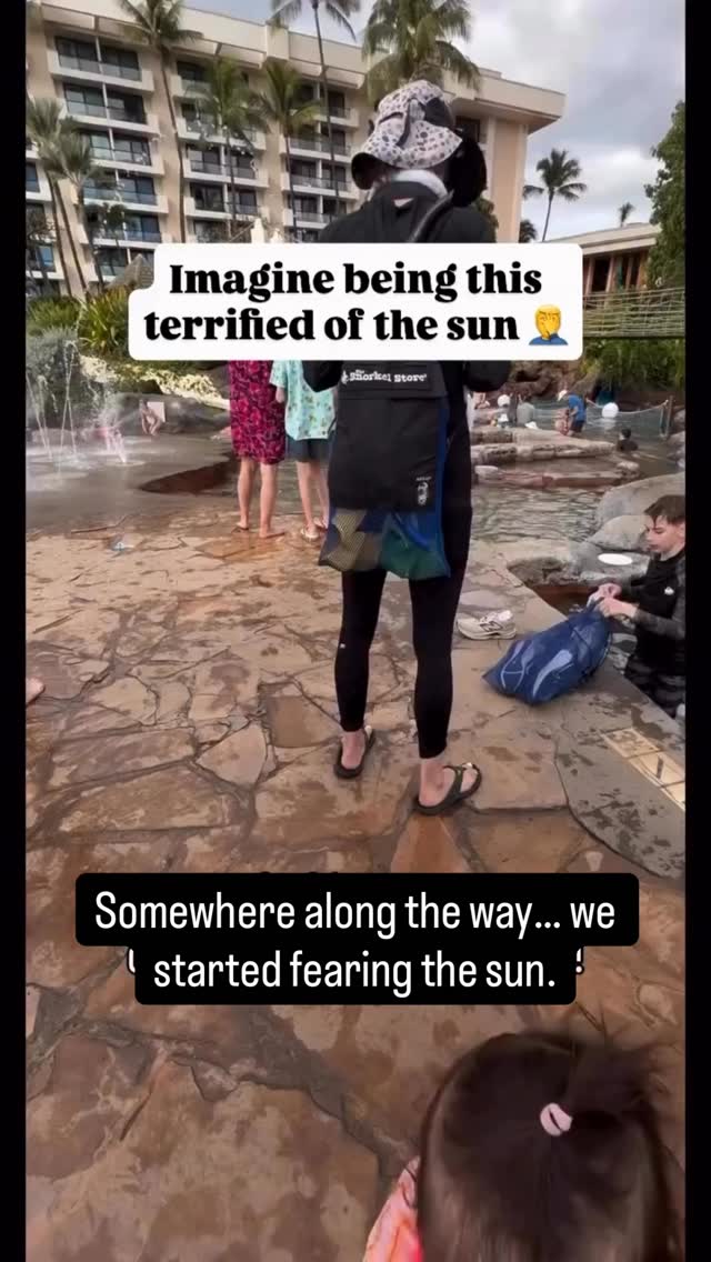 Somewhere between sun worship and sun fear… we lost the plot.
Sunlight regulates your sleep, your hormones,your mood, your energy.
And yet most of us experience it through windows, or avoid it altogether.
I don’t believe in fearing the sun.
I believe in understanding it.
Personally, I’ve never used sunscreen in my 51 years or on my kids.
That’s been my experience and my choice.
Not all sunscreens are created equal. (Maybe 😜
Not all exposure is harmful.
And not all advice is one-size-fits-all.
This isn’t about extremes.
It’s about awareness, timing, and building your own relationship with nature again.
Reel credit at the beginning @food.lies
#sunworshipper #sunlight #health #awareness #yogalife