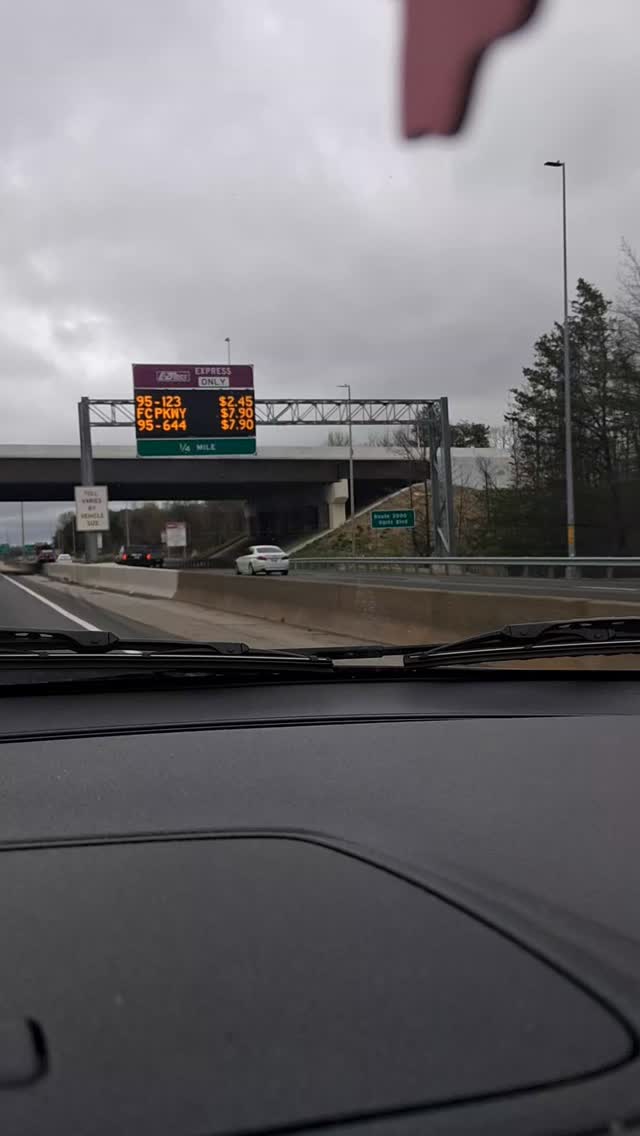 Heard the new Highly Suspect song Yellow Roses on the Octane Channel on Sirius radio while Insra Carting!!
Can't wait to see them May 24 in Harrisburg,PA
#highlysuspect #instacart #tombstonetravels #yellowroses #goodmusic