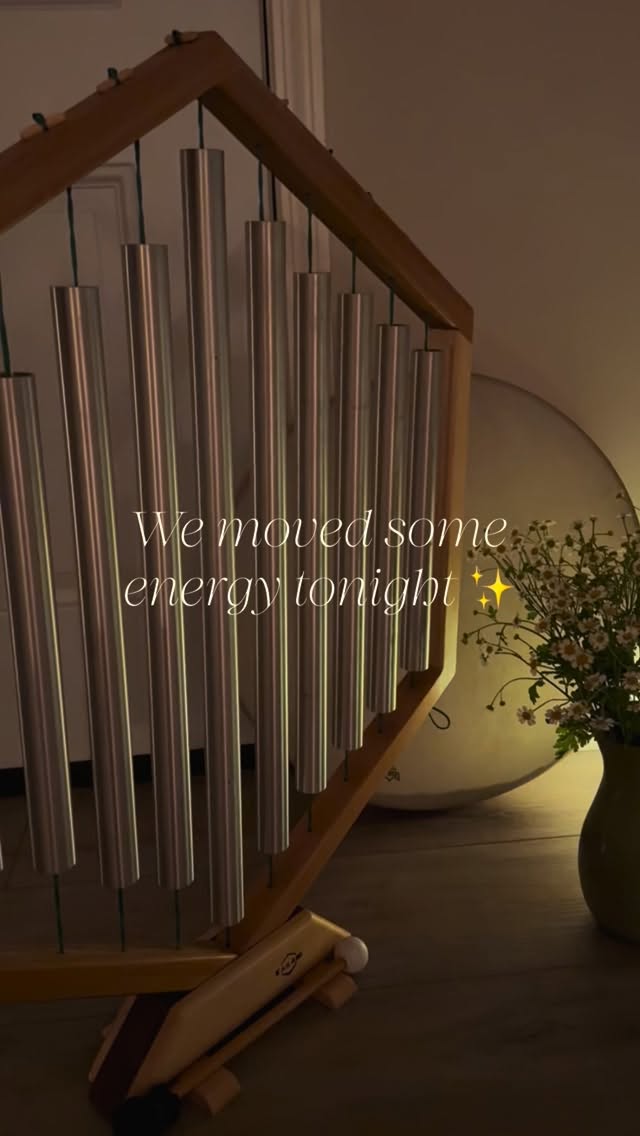 We moved some energy tonight ✨
Brought in a new gong and the shift is already so palpable.
There’s something powerful about working with new frequencies… your body feels it before your mind understands it.
Sound Healing Sundays 🤍
Come experience it for yourself.
DM to join
#soundhealing
#soundbath
#gongbath
#energyhealing
#losangeleswellness