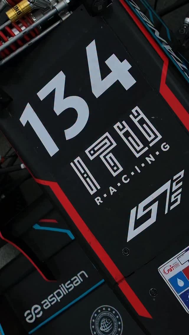 Engineering in motion — this is Formula Student in action.
Mühendisliğin harekete geçtiği yer — Formula Student tam da burada.
@itu1773 @ituprojetakimlari #ituracing #ist25 #formulastudent #motorsport #engineering