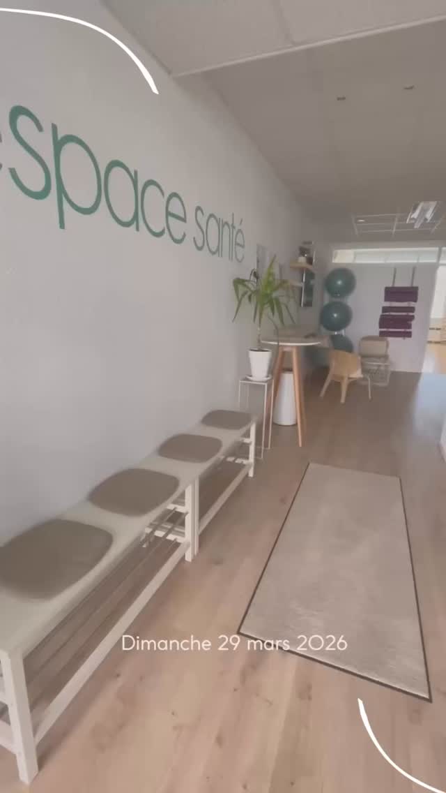 Le 29 mars marquait le tout premier atelier du « Chemin du Calme », dédié à l’anxiété et au stress chronique à l @espacesantebyphysiograncy
Nous sommes partis à la découverte de notre système nerveux à travers :
✨ un temps théorique pour mieux comprendre
✨ des pratiques somatiques pour ressentir
✨ une séance de yoga ciblée pour intégrer
Le tout dans une ambiance chaleureuse, accompagnée d’un petit goûter et de très beaux moments de partage.
Un immense merci pour votre présence, nous avons eu beaucoup de joie à proposer cet atelier !
La prochaine date arrive bientôt.