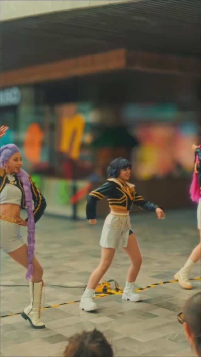 Así se vivió el bazar de Jacaranto en Urban Center Guadalajara 💖✨
K-pop, risas y pura buena vibra 💃🔥
Los peques disfrutando al máximo 🧒🎶
Expositores locales que lo tenían TODO 🛍️✨
Y hasta yoga al aire libre 🧘♀️🌿
Un plan que lo tuvo TODO 💥
¿Te lo perdiste? 👀
#ViveUrbanCenter #UrbanCenterGuadalajara #Jacaranto #Bazar #ParaTi FYP