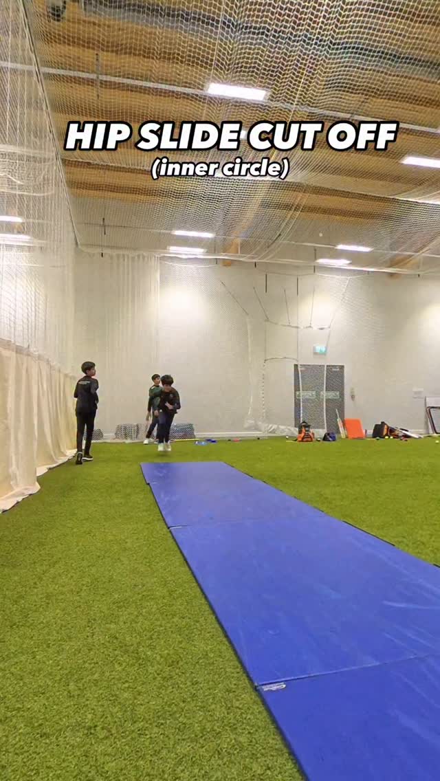 HIP SLIDE CUT OFF 🛝
Patrolling the circle edge, looking to cut off the line of the ball or getting your feet around to speed up release, the cut off hip slide is a technique you need in your tool box 🗃️
Link in the bio if you’re looking to master this technique 🔗
#fielding #cricket #athletic #movement #hip #slide