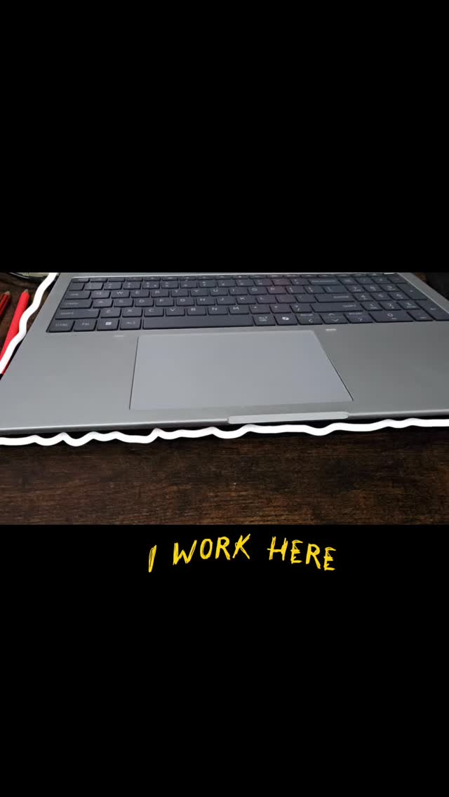 My desk setup and who works on it daily 😅
#desksetup #claude #token