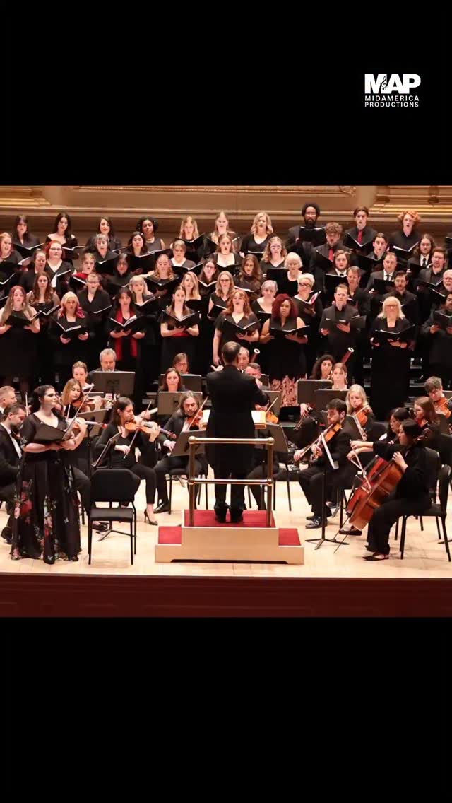 ✨ A truly beautiful and moving performance of Serenade to Music by Ralph Vaughan Williams at Carnegie Hall on Saturday, March 21.
Under the baton of Steven Zopfi, and featuring the radiant soprano Barbee Monk, this performance brought warmth, elegance, and lyrical beauty to the stage. The New England Symphonic Ensemble along with combined voices of the University of Puget Sound Adelphian Concert Choir, Shepherd University Masterworks Chorale, Portland Symphonic Choir, and St. Malachy’s–The Actors Chapel Choir created a rich and expressive performance. 🎶✨
#CarnegieHall #ChoralMusic #VaughanWilliams #SerenadeToMusic