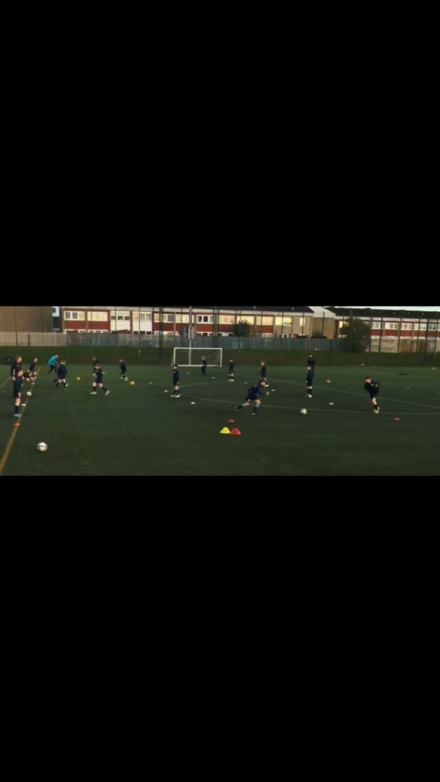 Great session with Scotland Boys Club 2014s Navy on Wednesday night ⚽
Thanks again for having me along — a brilliant group to work with 👏
High energy throughout, with lots of quality on display and players fully engaged 👌
Finished with a fun, competitive challenge to bring out that extra edge 🔥
Best of luck for the weekend’s game and the rest of the season 💪
⚽⚽🇪🇸⚽⚽
#vamosfootballcoaching #scotlandboysclub