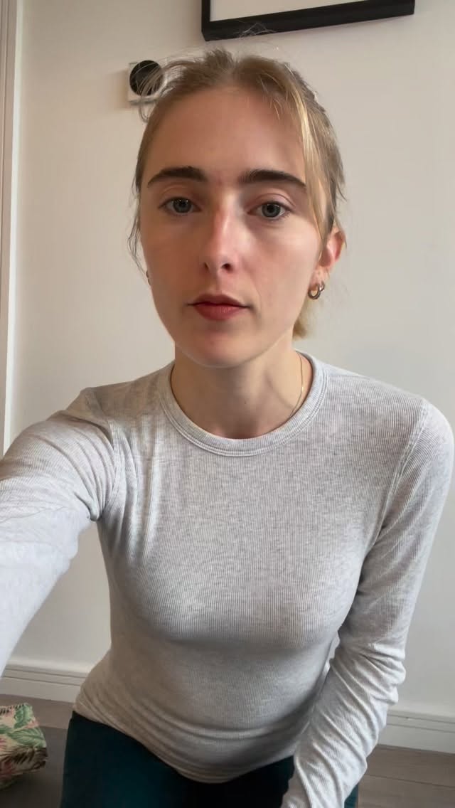 Tuesday Topics: Core Strength and Rotation 🧬
Do you have any favourite core exercises for scoliosis? Or ones that don’t work for you? Feel free to share in the comments below ⬇️
Let me know if you have any requests for upcoming themes or discussions 🙋🏼♀️
⬆️ Book or find out more via the link in bio
💌 Send me a DM or email anytime
#pilates #basipilates #curvyspinemagic #pilatesinlondon #scoliosis #pilatesforscoliosis #scoliosisexercise #scoliosispilates #scoliosisawareness #scoliosissurgery #scoliosisstrong #scoliosiswarrior #spinalfusion #spinalfusionrecovery #spinalfusionpilates #exerciseforscoliosis #scoliosisfitness #scoliosislife #pilatesteacher #pilatesinstructor #onlinepilates #onlinepilatesforscoliosis #reformerpilates #reformer #pilatesequipment #equipmentpilates #thescoliosispilatesclass