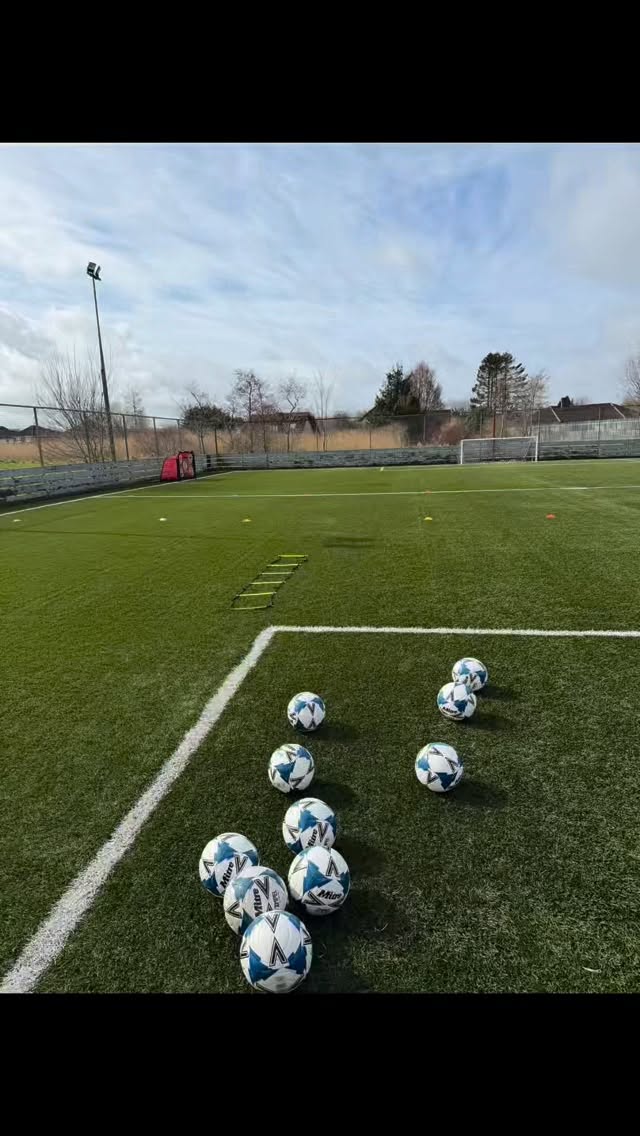 Great turnout from the community at the West Calder Community Hub Spring Fair 👏🏼
The weather tried its best 🌧️💨 but spirits stayed high throughout 👌
We were lucky to get a 40-minute dry spell to run a taster session ⚽
Caleb hitting top bins in the target 🎯 and Olly pulling off a great double save 🧤
Both players picked up a FREE VAM⚽️S session 👏