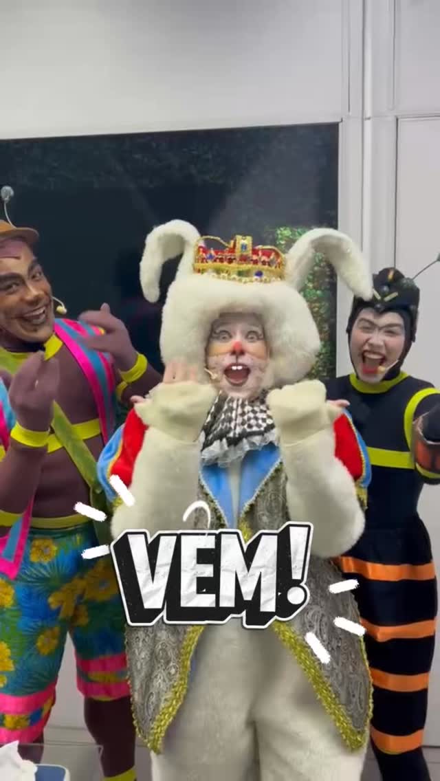 🐰✨ Você já recebeu o convite do Pipo, do Tom e da Lili para sexta-feira?
Venha viver uma manhã especial no Museu dos Brinquedos, com teatro, brincadeiras, oficina com recicláveis, visita à exposição e muitas experiências para aproveitar juntos.
Vamos assistir ao espetáculo “O Coelho e a Transformação da Páscoa”, uma fábula musical onde esses encantadores personagens convidam o público a descobrir que a Páscoa é feita de amizade, afeto, partilha e transformação, em um encontro cheio de imaginação e sensibilidade.
Traga as crianças, chame a família e venha viver essa experiência com a gente!
O COELHO E A TRANSFORMAÇÃO DA PÁSCOA
DATA: 2, 3 e 4 de abril de 2026
Horários: 9h30 às 12h30 ou 14h às 17h
ATIVIDADES NOS 3 DIAS AO LONGO DOS DOIS TURNOS: oficina temática com materiais recicláveis, teatro de marionete da Vovó Luzia, exposição de brinquedos e brincadeiras de quintal, realizadas ao longo da programação.
DESTAQUE: Dia 3 de abril: espetáculo “O Coelho e a Transformação da Páscoa”, da Cyntilante Produções, às 11h.
INGRESSOS: R$40 (inteira) | R$20 (meia)
Venda direta na bilheteria do Museu (sujeito à lotação)
O Museu dos Brinquedos conta com o patrocínio da Cemig, por meio da Lei Estadual de Incentivo à Cultura de Minas Gerais, e com o apoio do Instituto Unimed-BH e do Instituto Marina e Flávio Guimarães – Grupo BMG, por meio da Lei Federal de Incentivo à Cultura, no projeto “2026 – Manutenção do Museu dos Brinquedos” (Pronac 254697); além das empresas Marcelo Guimarães Advogados e Associados e Decta Contabilidade. Realização: Governo de Minas Gerais – Aqui o TREM prospera, Ministério da Cultura e Governo Federal – União e Reconstrução.
#MuseudosBrinquedos #pascoa #pascoabh #passeioembh #belohorizonte @institutounimedbh @grupobmg.oficial @institutomfg_ @circuitoliberdade @prefeiturabh @culturaeturismomg