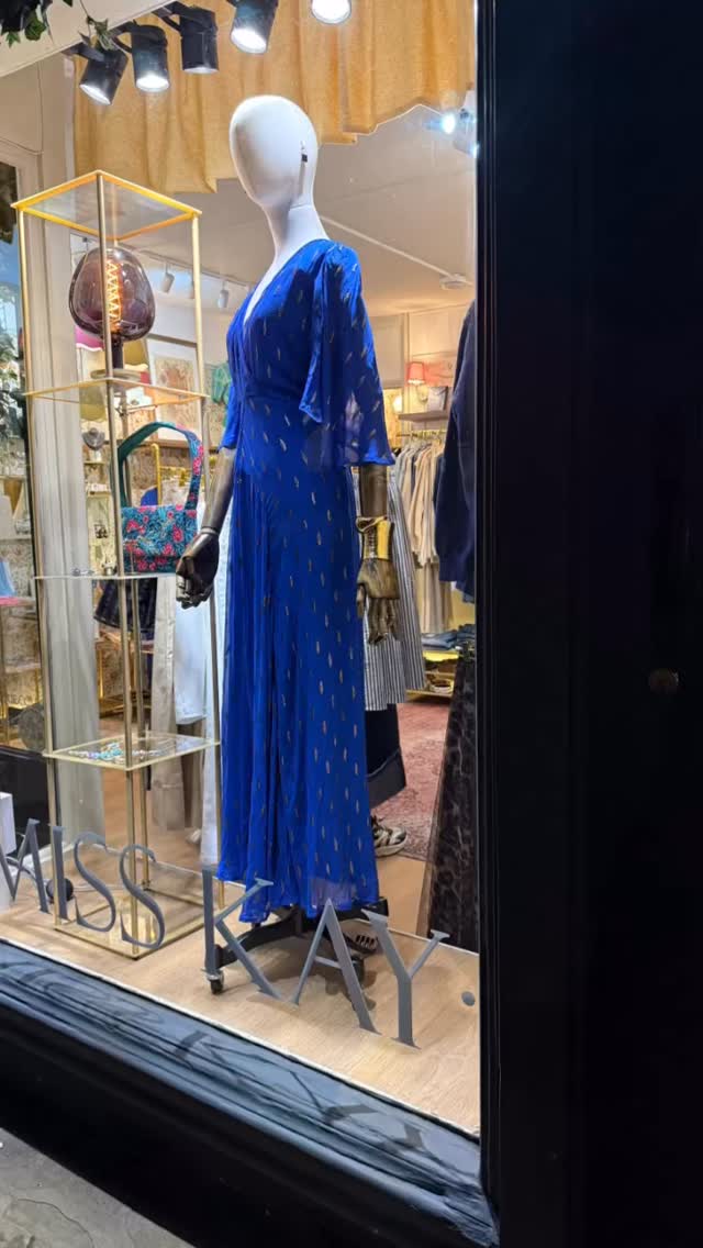 What a day into night for @misskayboutique on their Spring collection launch.
Luckily there is stock left, although some items sold out the minute the Friday Instagram was uploaded 🤩
Sandwich independent traders really do tempt the footfall and that was evident today.
Well done Martine and Fran and a big thank you to all who visited.
Open again tomorrow …… don’t miss out.
Built by independents
This town runs on independents.
Shops, makers, food, wellbeing, arts and services — all local, all here.
Tag us to be featured.
📍 #whatthreewords: Catching · Intrigued · Analogy
#IndependentBusiness #SandwichBusinesses #ShopLocalKent #springcollection