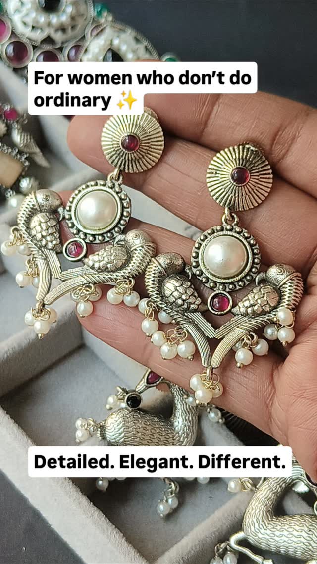 Not made for ordinary looks ✨
For the woman who notices details,
who loves a little uniqueness in everything she wears
The kind of piece that quietly elevates your entire look 💛
You don’t wear it just to match…
you wear it to feel complete.
Single piece only
WhatsApp/DM to book 💛
You can check similar designs on the website, craftkhazana.
Both links are in bio