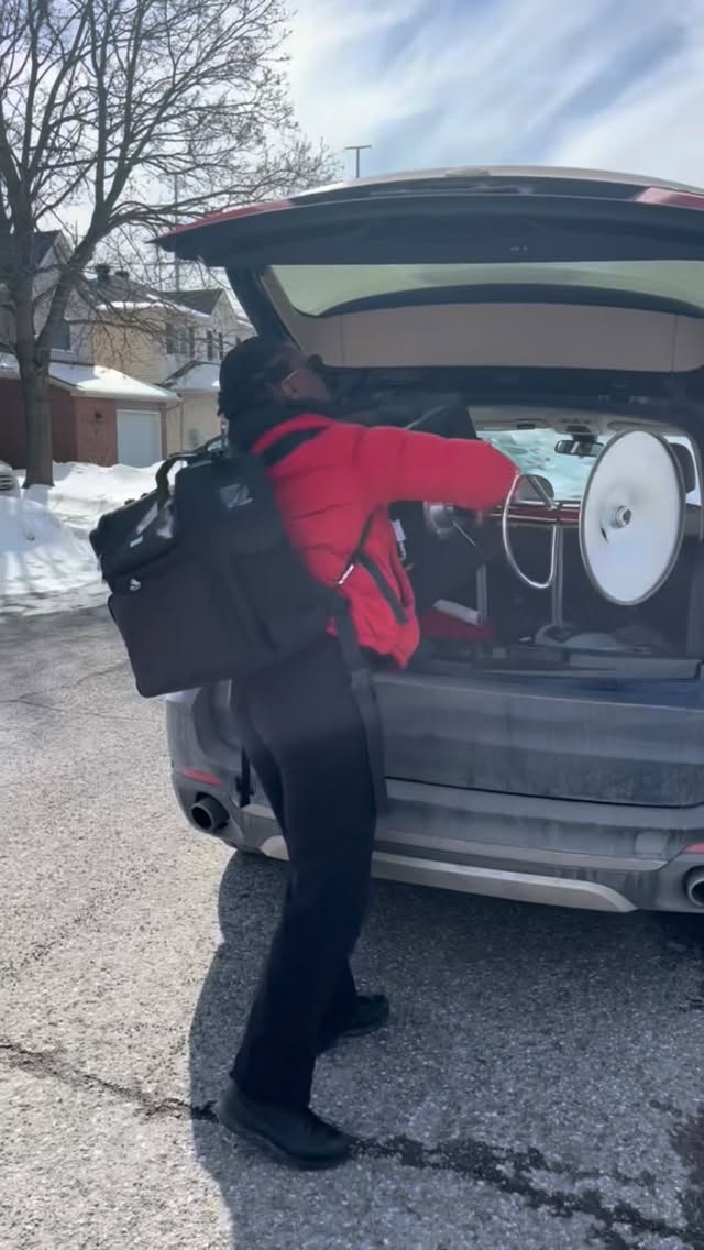 Frize Frizé comes to you. Enjoy a personalized hair experience in the comfort of your own space, where your needs, your routine, and your environment are fully taken into account. It’s hair care made simple, convenient, and tailored just for you.
.
.
#naturalhairservices #coilyhair #curlyhair #ottawahairstylist