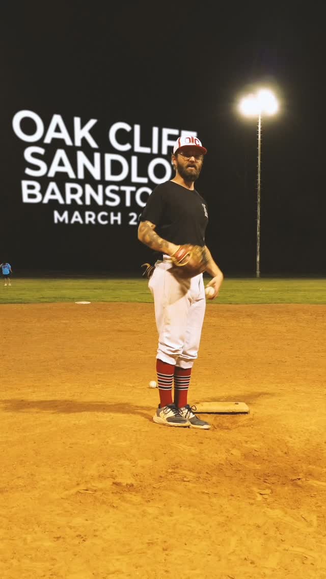 YO! This weekend. @the_newyork_groove @tulsacityjesters @tulsabreeze and @tulsarumblers come to town.
#oakcliffbarnstorm
#LetsDoBaseball
Www.oakcliffsandlot.com
-
#oakcliffsandlot #sandlotrevolution #coedbaseball