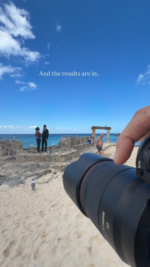 Results in 3,2,1…
Quick tip:
Have some little snackies for the birds, to create a more creative portrait.
You will love the results !
Simple couple sequences - Look, Twirl, Kiss, Dip ✨
#Cozumelphotographer #phototips #couplegoals #cozumelmexico #buccanosbeachub