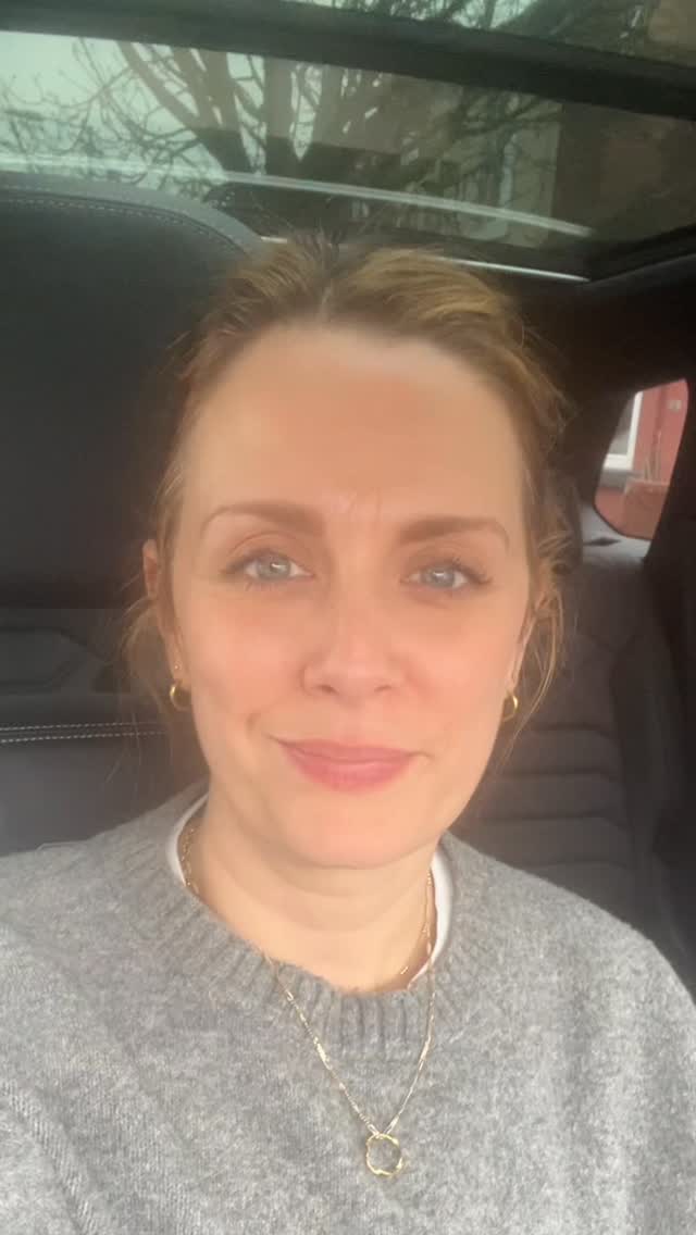 If you’ve been here a while, you’ll know I think about confidence slightly differently.
We’re often shown one version of it…
impressive, visible, recognisable.
And when we don’t feel like that, it’s easy to assume something’s missing.
But confidence doesn’t disappear.
It can just become harder to access.
In this talk, I’ll be redefining confidence and restoring self-trust.
We’ll look at the different ways confidence shows up, how it shifts depending on context, and how to support yourself when it feels a bit out of reach.
And I’ll be bringing in an actor’s approach to presence…not as performance, but as a way of managing self-doubt, nerves and readiness in the moments that matter.
@knutsford_women_in_business
#comfortableconfidence
#confidencecoach
#selftrust
#womeninbusiness
#personaldevelopment
#innerconfidence
#embodiedconfidence
#authenticconfidence
#confidencecoaching
#mindsetshift