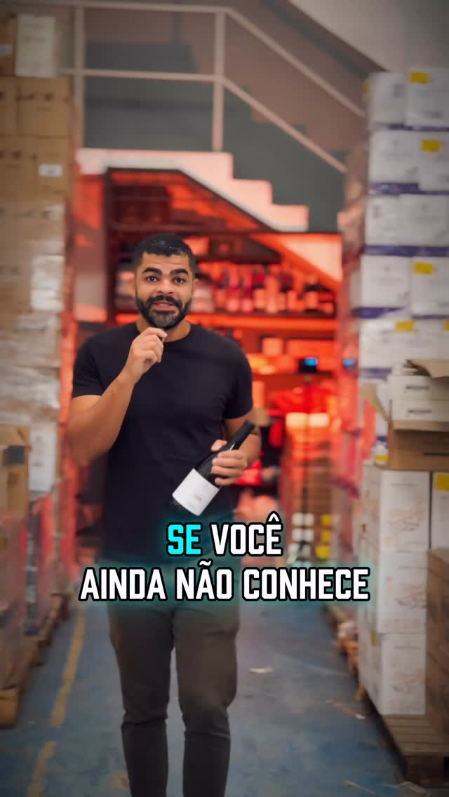 Direto do Alentejo para a ASA 🇵🇹🍷
Paulo Laureano é um dos grandes nomes de Portugal — referência quando o assunto é autenticidade e expressão de terroir.
Agora com rótulos novos na casa, trouxemos uma seleção que mostra exatamente isso:
✨ frescor e elegância no branco
✨ profundidade e equilíbrio no colheita tinto
✨ estrutura e complexidade no Nosso Terroir
São vinhos que não exageram… são precisos. E é isso que faz toda a diferença na taça.
Quer provar? 👀
Chama a gente no direct e descubra as condições especiais que separamos pra você.