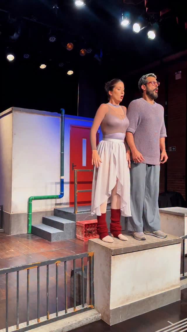 🚨 Você não tá sabendo?
Hoje é o PENÚLTIMO dia de Limítrofe no @teatroipanema.rio .
É isso mesmo: só hoje e amanhã.
Depois… acabou. (e não é drama não, é real oficial)
Então faz o que tem que ser feito:
🎫 garante seu ingresso agora e vem viver essa experiência com a gente.
A gente te espera. Mas não demora.
🎭 Teatro Ipanema
🗓️ PENÚLTIMO DIA - até 29 de março
⏰ Quinta a sábado, 20h | Domingo, 19h
📍 Rua Prudente de Morais, 824 - Ipanema
🔴 Classificação indicativa: 16 anos
🎫 Ingressos no link da Bio ou 50% de desconto no Vivo Valoriza