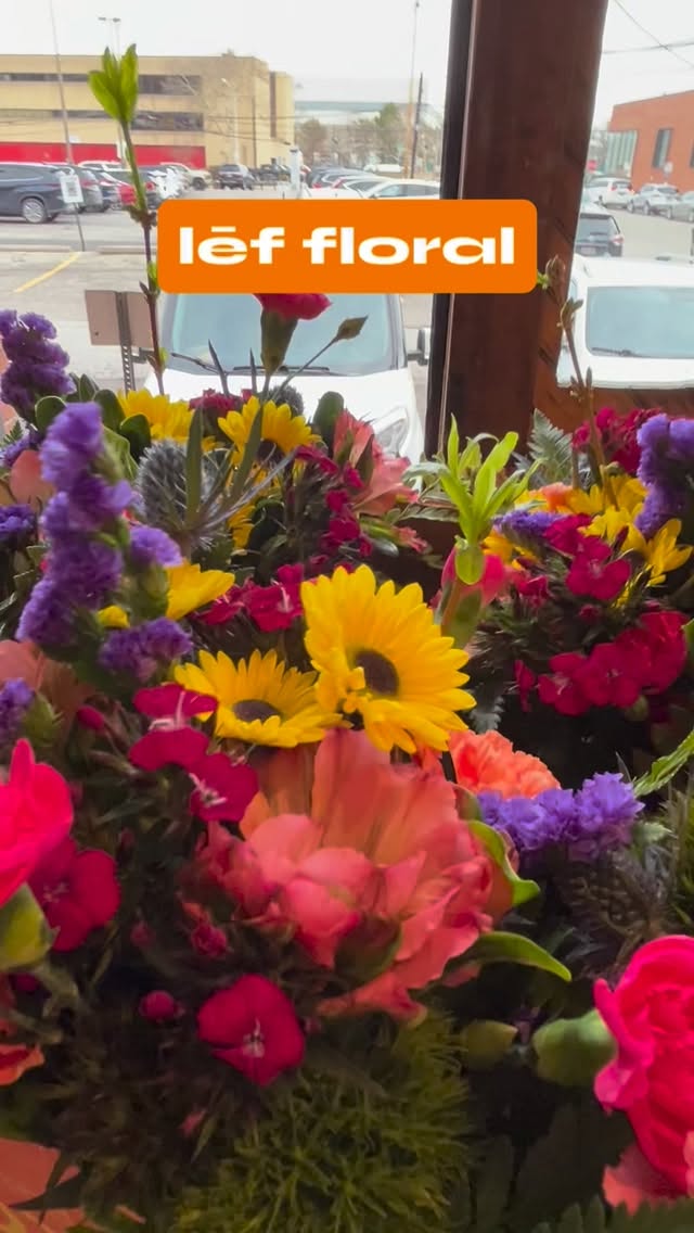 Luncheon flowers from Lēf Floral at the Ohio Statehouse. Gotta keep on!
www.leffloral.com
243 N 5th St
Columbus, OH 43215
614-254-6280