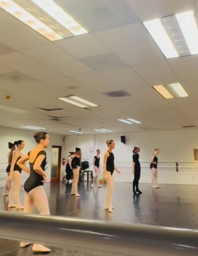 🩰 April Fools! 🩰
Our Ballet 4b/5a dancers definitely understood the assignment today! 😂 What started as a serious adagio mark-through quickly turned into coffee grinders and worms. 🐛☕️
We love a good prank and a reminder to never take ourselves too seriously. Mrs. Sexton was a great sport!
Happy April 1st from the studio! ✨
#AprilFools #DancePrank #StudioLife #DanceFamily #DanceHumor