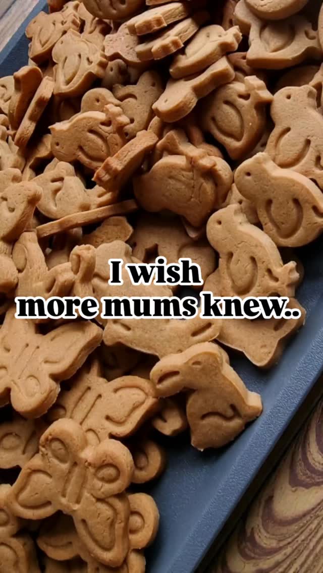 I wish more mums knew…
it doesn’t have to be perfect to be magical ✨️
The icing might not be smooth,
the biscuits a little wonky,
and the kitchen covered in flour…
but those are the moments they remember.
Not just the chocolate eggs,
but the laughter, the waiting,
the feeling of making something together.
That’s why I created a gingerbread house template,
something simple you can make at home,
to turn an ordinary afternoon into a memory 🌸
Template, step by step, and recipe free download!
Link in my bio if you’d like it!
FREE DIGITAL TEMPLATE
One day, this will be their version of Easter magic 🐣
#freetemplate#ariascakes#creatingmagic#childrenactivity