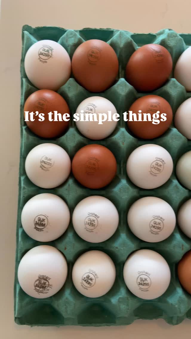 Saturday morning are for pancakes - sometimes crèpes, sometimes waffles, sometimes fluffy. Usually made by @richjbartram (but he’s off running a half marathon this weekend), I’m on stove duty today. This is my recipe for fluffy pancakes, using delicious local eggs from @dorset_orchard_people :
Makes about 24 pancakes, serves 4 people
• 4 large eggs
• 150g plain flour
• 1.5 teaspoons baking powder
• 185ml milk
• 150g plain flour
• 1.5 teaspoons baking powder
• 150g plain flour
• 1.5 teaspoons baking powder
• A pinch of salt
First separate the eggs, putting the whites into one bowl and the yolks into another. Whisk the whites with the salt until they form stiff peaks. Mix the flour, baking powder and milk with the yolks and mix to a smooth thick batter. Fold the whites into the batter.
Heat a good non-stick pan on a medium heat. Pour some of your batter into the pan and fry for a couple of minutes until it starts to look golden and firm. Loosen with a spatula and flip the pancake over. Continue frying until both sides are golden.