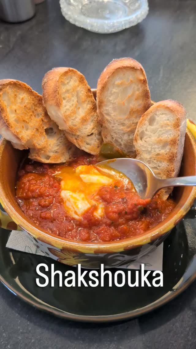 A taste of the Mediterranean, right at your breakfast table.
Our new menu welcomes a timeless classic: shakshouka eggs, poached in a rich, slow-simmered sauce of spiced peppers, tomatoes, and seasonal vegetables. A warm, comforting dish that celebrates the vibrant flavors of the South
📍 Find us in the heart of Montepulciano
⏰ Open for breakfast & lunch (closed Thursdays)
✨ #lalmacafe
☺️ #goodfoodisgoodmood
🍳 #breakfast
🥪 #brunch
🥘 #lunch