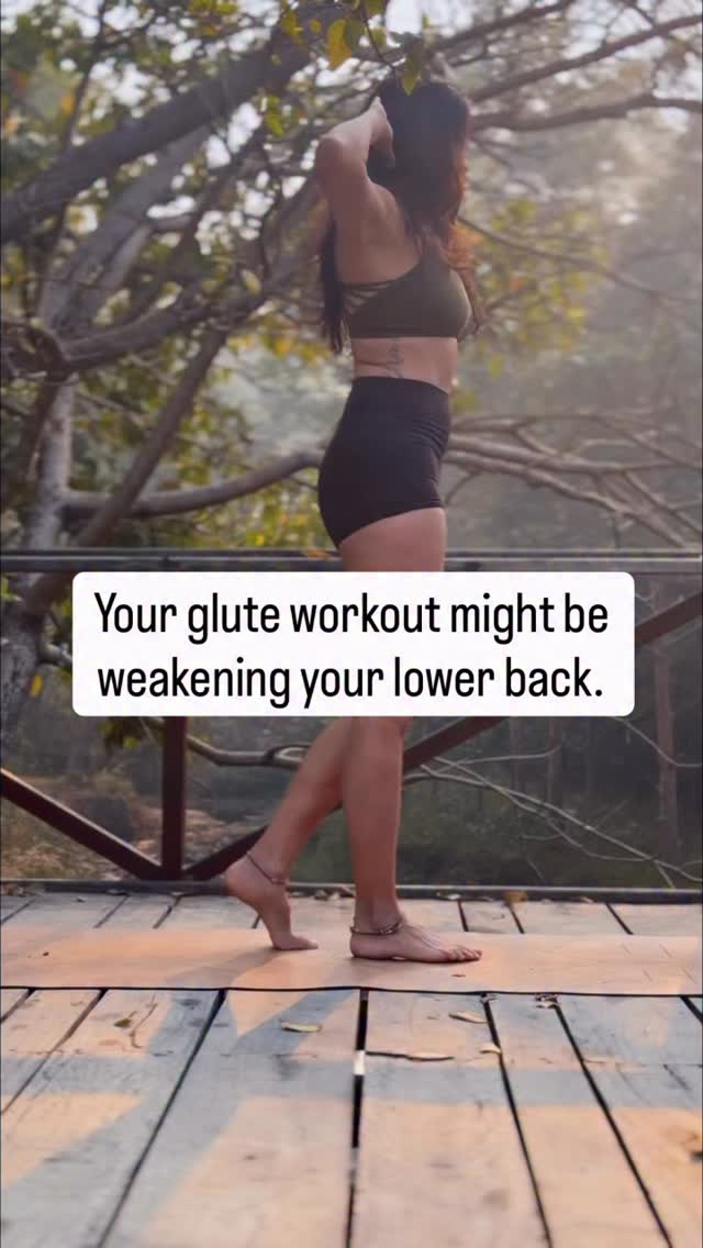 Most people train glutes, but end up loading their lower back.
It’s not the exercise.
It’s how it’s done.
When the glutes don’t fire properly,
the lower back steps in to compensate (noticed this in so many students)
and over time, that’s where discomfort begins.
This variation builds:
• glute strength
• core control
• controlled rotation
So your back doesn’t have to do your glutes’ job.
#glute #glutestrength #lowerbackpain #functionalmovement #core