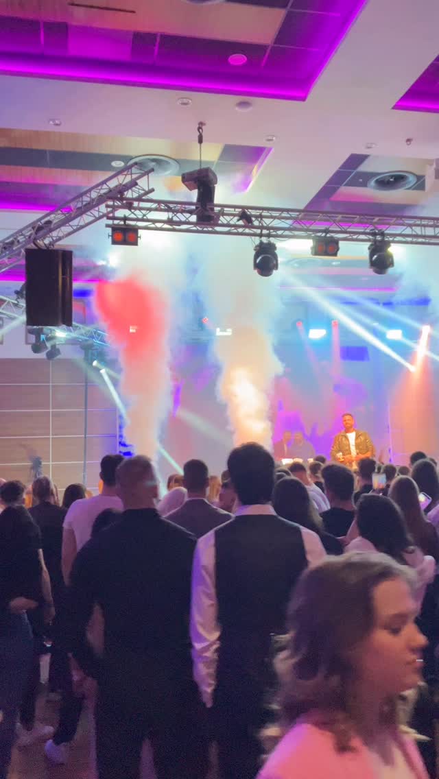 EGO live
Kompletné technické zabezpečenie
STAGE • SOUND • LIGHT • VIDEO
www.eventtechpartner.eu
#ego #koncert #ozvucenie #osvetlenie #stage eventprofs
@egoofficial @egoemo
