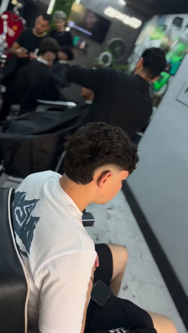 Low burst fade
#barberlife #skinfade #freshfades #fyp