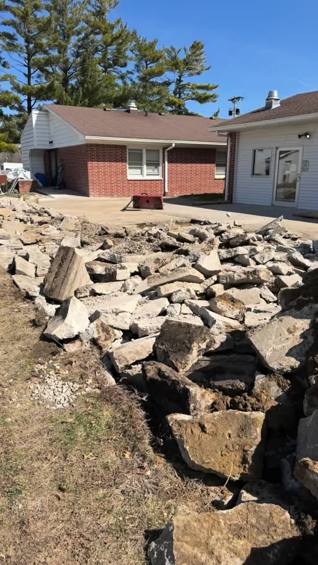 Little before & after action 👇
A solid broom finish that’ll hold up and look good for years.
If your driveway or patio is starting to look rough, we can take care of it.
Shoot us a message and we’ll get you on the schedule!
#dsmhomes #dsmconcrete #iowacontractors #homeimprovement #iowaconcrete