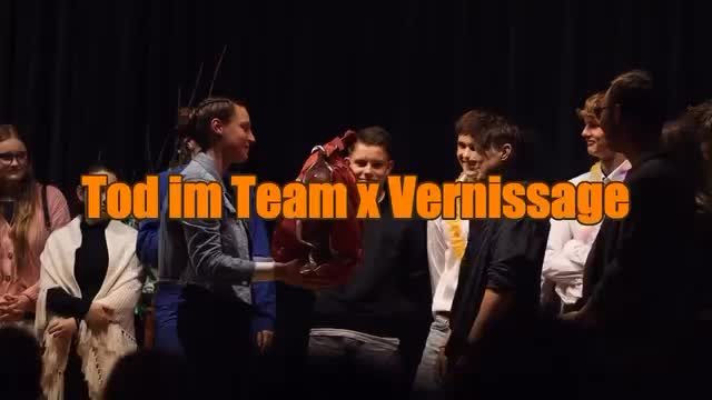 Mixed Arts: Impressionen eines gelungenen Abends - Theateraufführung des 12er DSP-Kurses „Tod im Team“ und die anschließende Vernissage des 12er Kunstkurses. Danke @_jooliina__ für 🎥&✂️
