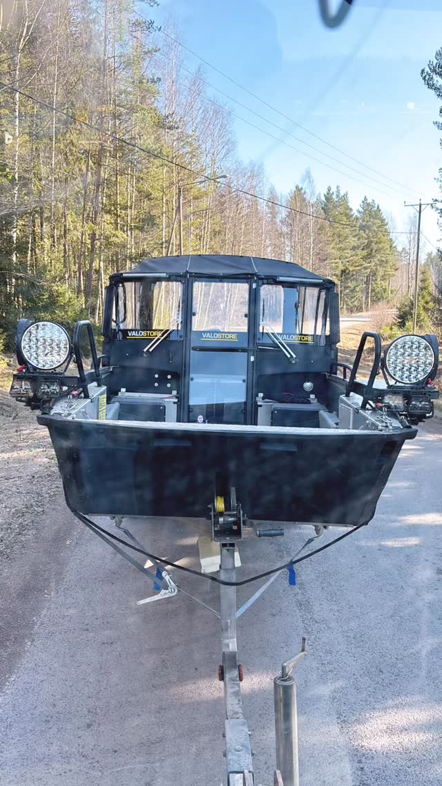 This is where people get stuck. Literally. ❗️
Looks like spring…
It’s NOT.
We ran a channel today (Tirmo → Bastö):
→ Ice up to ~40 cm
→ Soft. Broken. Moving.
Worst combo possible.
⚠️ Channels close fast
⚠️ Ice shifts and blocks you
⚠️ Small boats = no chance
⚠️ Hull & prop damage risk
We didn’t go out alone today –
because you don’t take chances in these conditions.
Spring is coming fast…
but we’re not there yet.
Need a safe ride?
Boat + hydrocopter ready.
👉 Would YOU risk it right now?
#SeaSport #Pellinki #Pellinge #Porvoonsaaristo #VisitPellinge