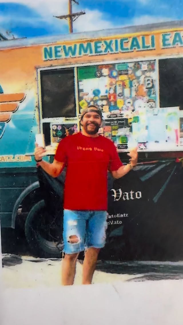 @veganvatoeatz is the best #vegan Mexican food I have ever had! I ordered the Burrito w/Seitan Mushroom Asada
Next time you’re in Albuquerque, New Mexico - you must stop by! Owners name is Rome, super cool dude. He’s been vegan for 9 yrs! He’s the guy on the menu lol! Tonight’s taco Tuesday for $2 off, but after a heavy lift at the gym and 1.5 mile run, I wanna load up on a fat, heavy protein meal
