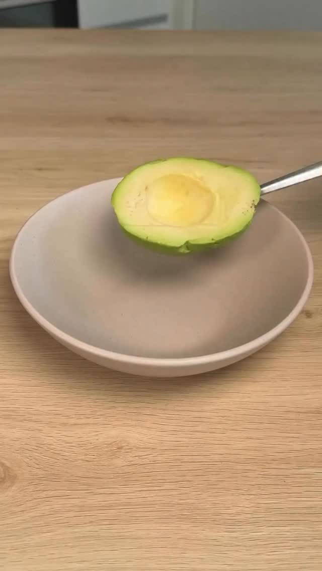 Domingo de receta🤩Relleno alto en proteína, fácil y muy versátil 🥑 Receta original de @tasty_iri
Si te cuesta llegar a tus requerimientos de proteína en el día, este tipo de preparaciones pueden hacer toda la diferencia 🙌
Es simple, rápido y perfecto para armar sándwiches más equilibrados, saciantes y nutritivos sin complicarte en la cocina.
📌 Guarda este reel para probarlo esta semana. #recetasaludables #altaproteina