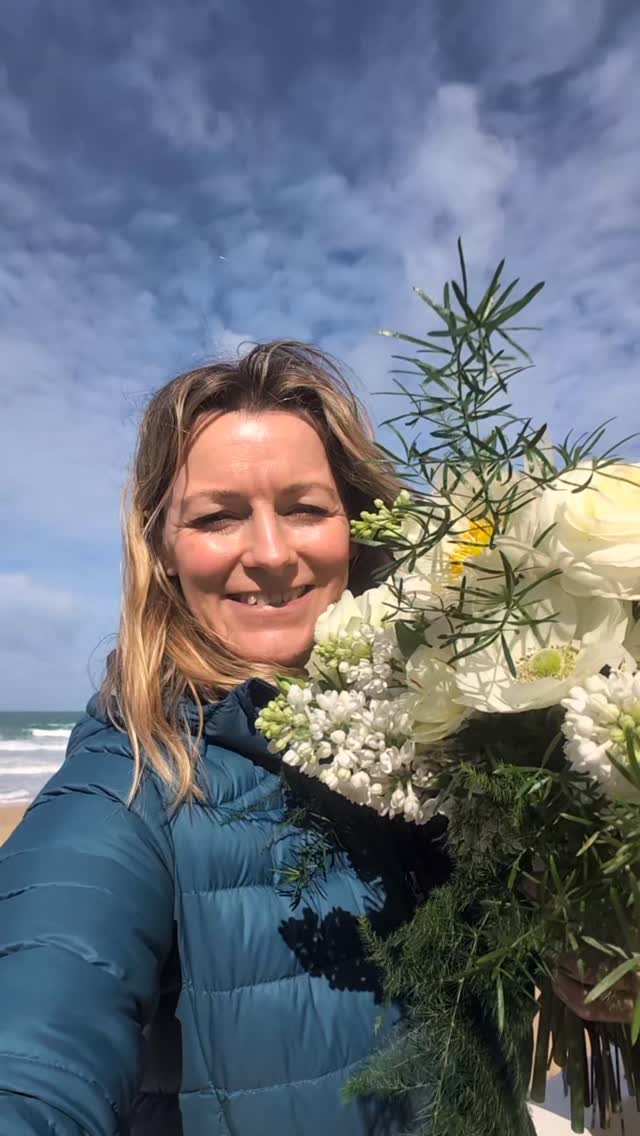 The first official wedding of the year—and the sun definitely got the memo! ☀️🌊
Huge congratulations to L & J. You were such a dream to work with and the perfect couple to kick off the season. Wishing you a lifetime of days as bright as this one!
@lustyglazebeach @lustyglazebeachweddings
Beautifully grown blooms @hendrafarmflowers
#weddingfloristcornwall #beachwedding
#lustyglazewedding #weddingbouquet
#springweddingseason